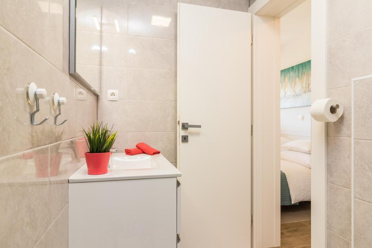 New Near Sea With 3 Bedrooms And 2 Bathrooms Apartment Pula