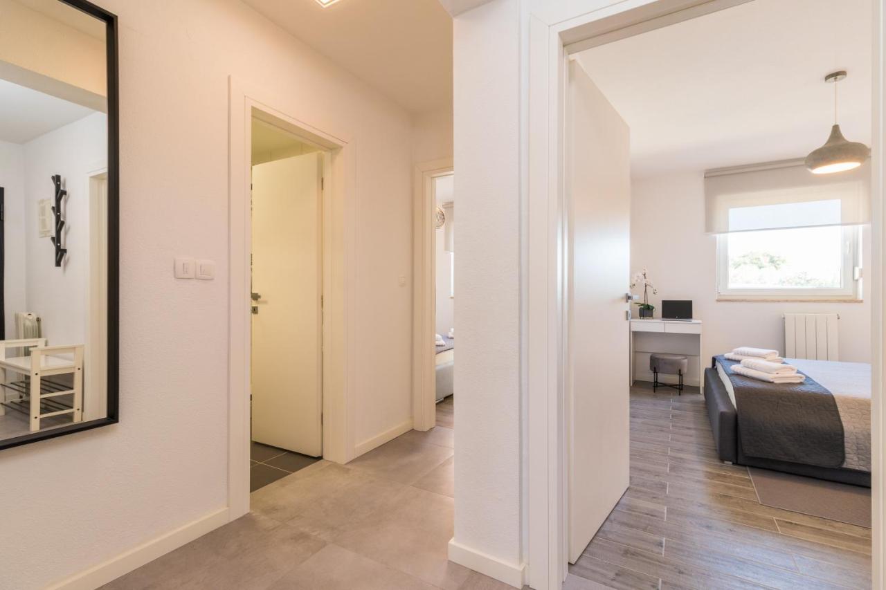 New Near Sea With 3 Bedrooms And 2 Bathrooms *