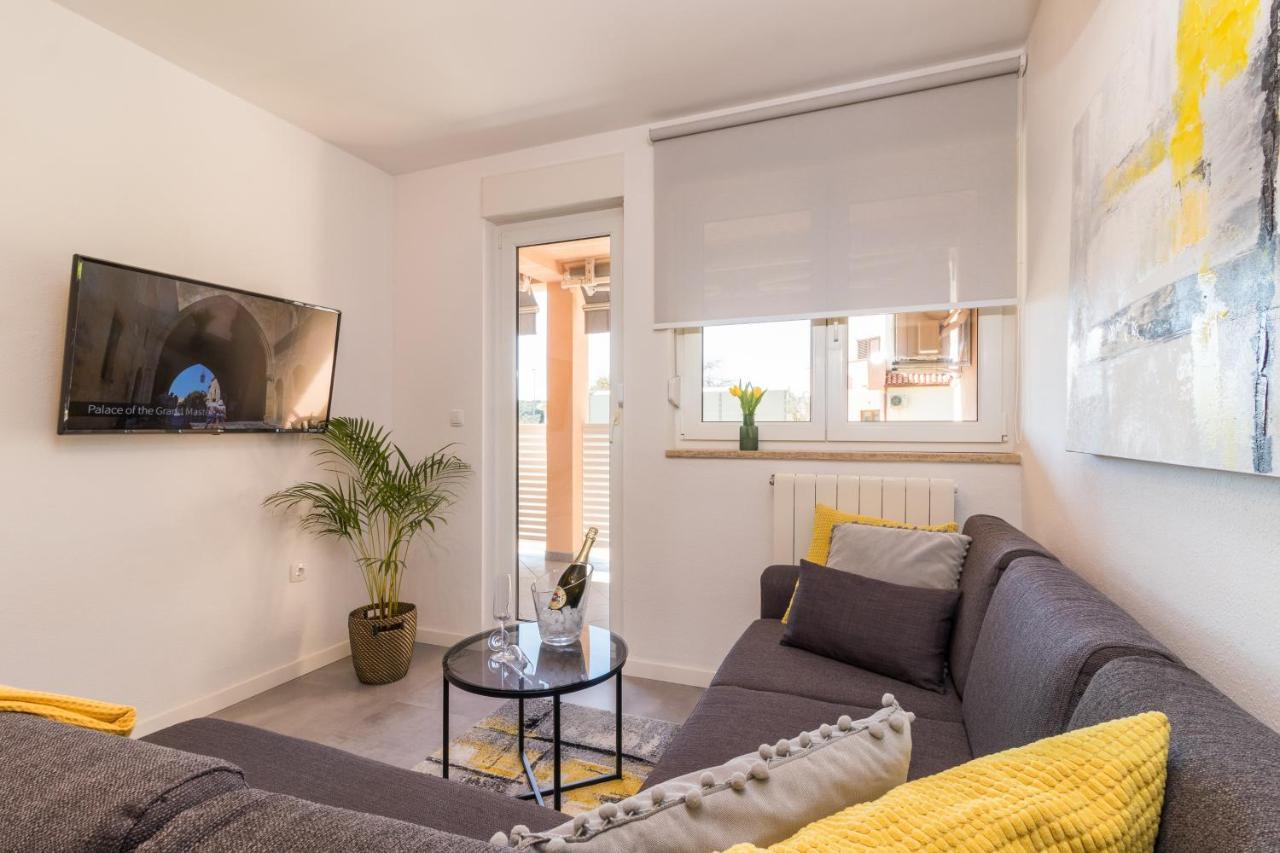 Apartment New Near Sea With 3 Bedrooms And 2 Bathrooms *