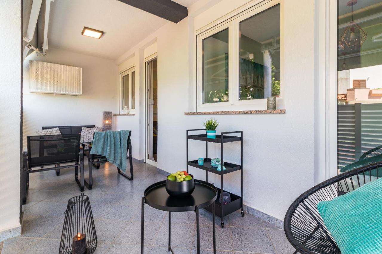 New Near Sea With 3 Bedrooms And 2 Bathrooms *