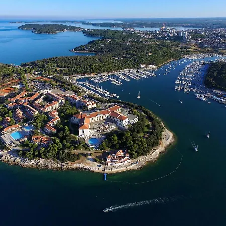 New Apartment Near Sea With 3 Bedrooms And 2 Bathrooms Pula Exterior photo
